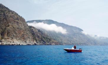 boat-rentals-hora-sfakion-crete-processed.jpg